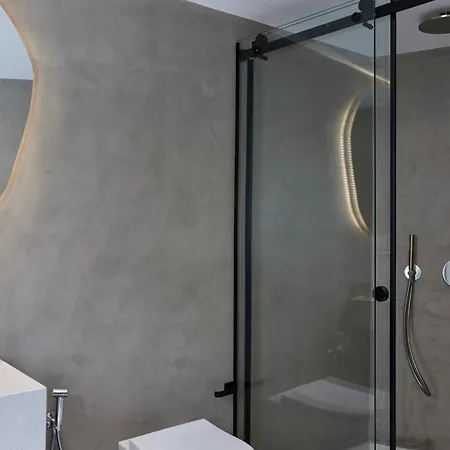 Apanemo Private * Akrotírion