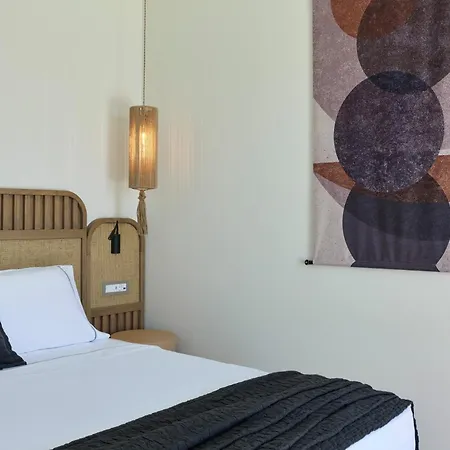 Apanemo Private Hotel *
